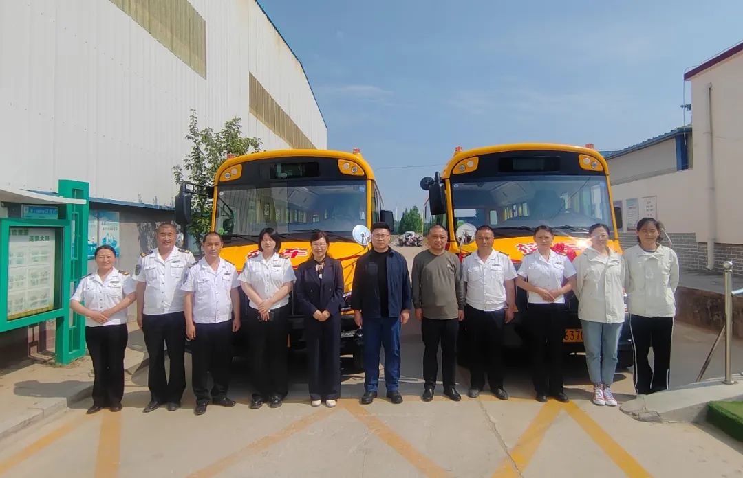 幼兒校車開通巧遇“520” ,用愛護(hù)航孩子求學(xué)路 圖片