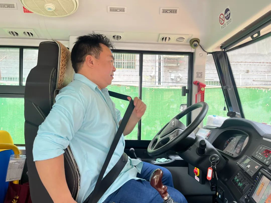 安全乘校車 平安伴我行——大嶺金色未來幼兒園校車消防應急演練 安全乘校車 平安伴我行——大嶺金色未來幼兒園校車消防應急演練