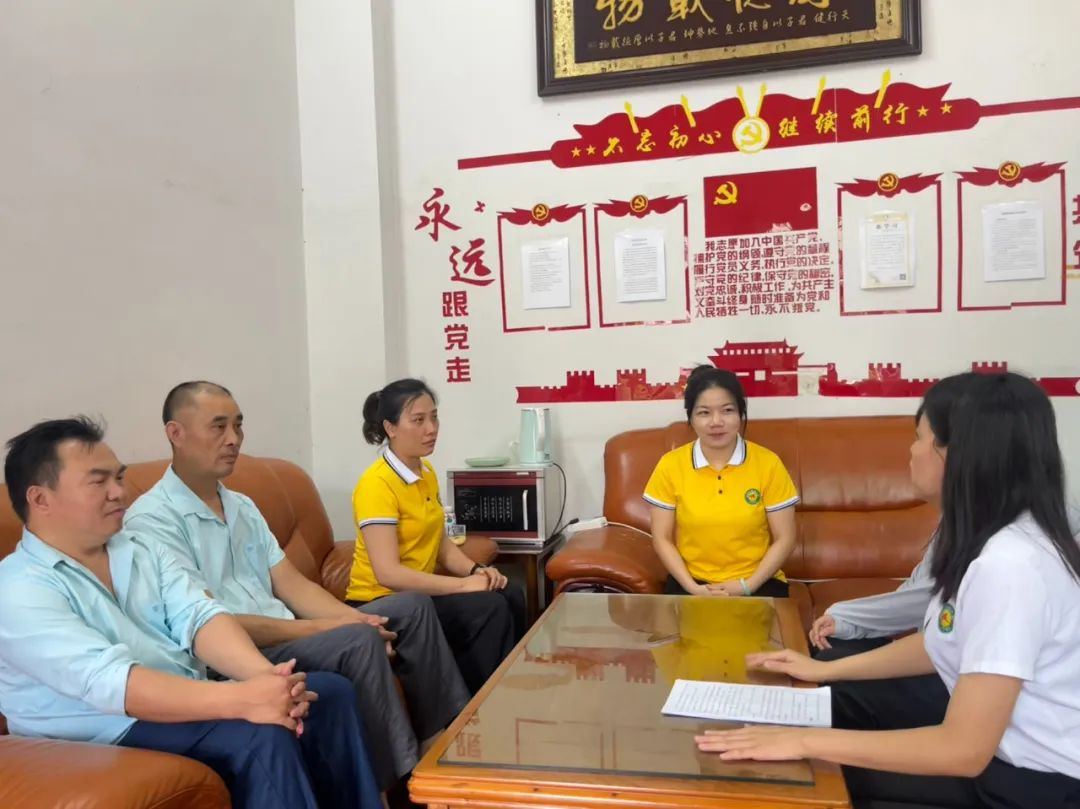 安全乘校車 平安伴我行——大嶺金色未來幼兒園校車消防應急演練 安全乘校車 平安伴我行——大嶺金色未來幼兒園校車消防應急演練