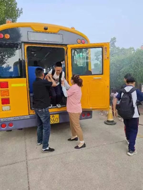 以演筑防,安全“童”行丨凱際校車開啟消防交通預案應急演練 以演筑防,安全“童”行丨凱際校車開啟消防交通預案應急演練