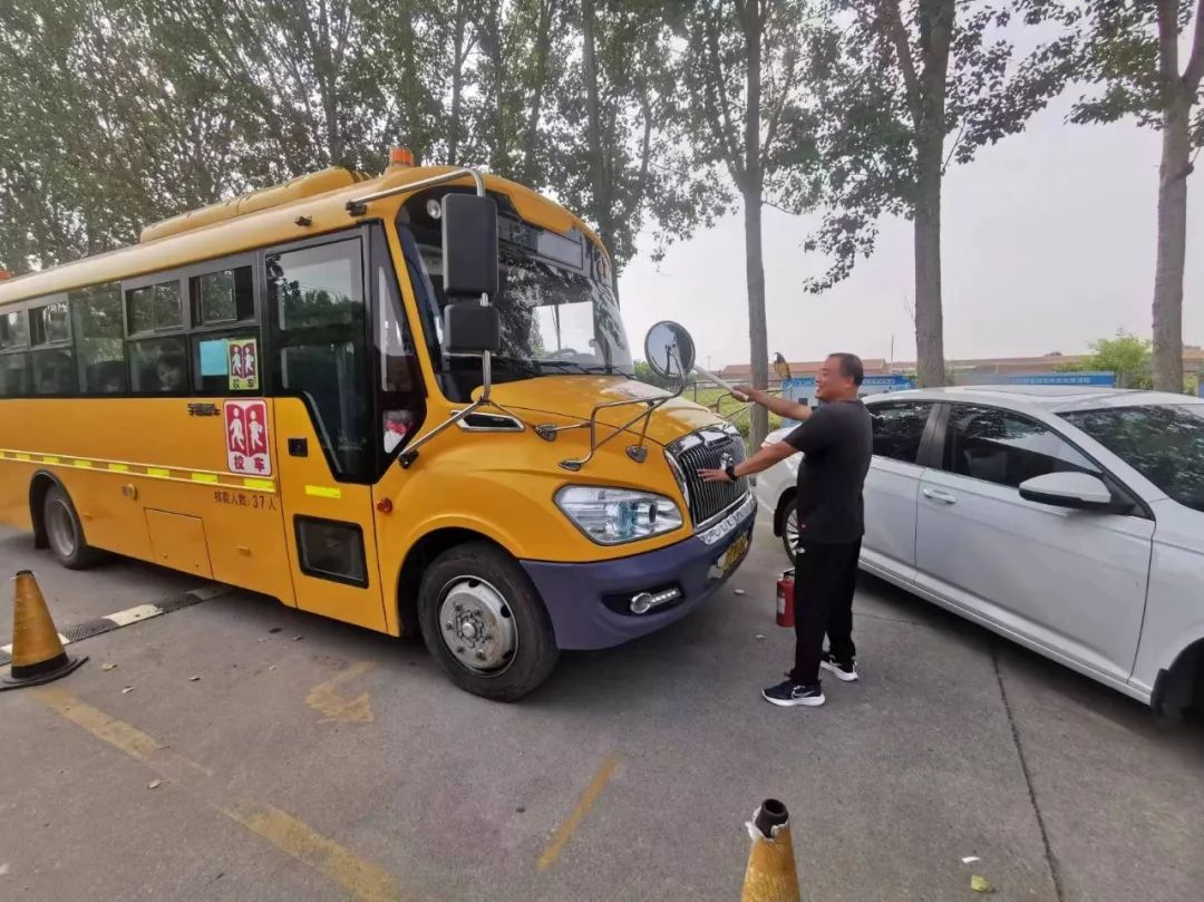 以演筑防,安全“童”行丨凱際校車開啟消防交通預案應急演練 圖片