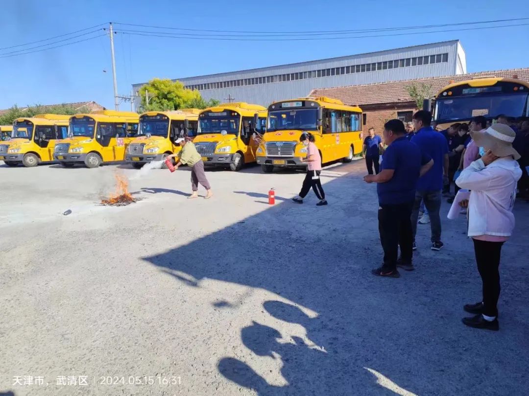 以演筑防,安全“童”行丨凱際校車開啟消防交通預案應急演練 以演筑防,安全“童”行丨凱際校車開啟消防交通預案應急演練