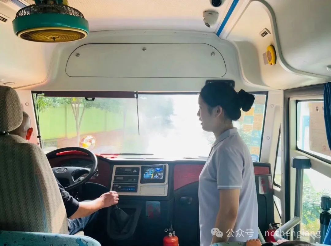 【安全乘校車,平安伴我行】新建區(qū)正朗幼兒園2024年秋季校車演練 圖片