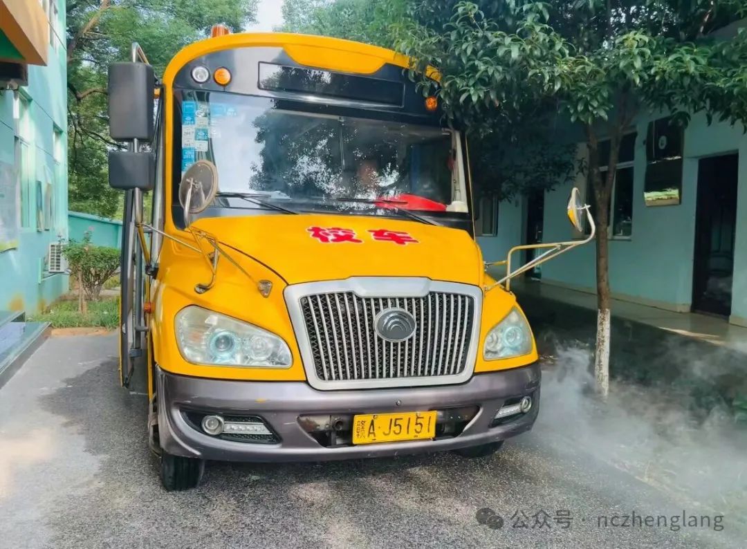 【安全乘校車,平安伴我行】新建區(qū)正朗幼兒園2024年秋季校車演練 圖片