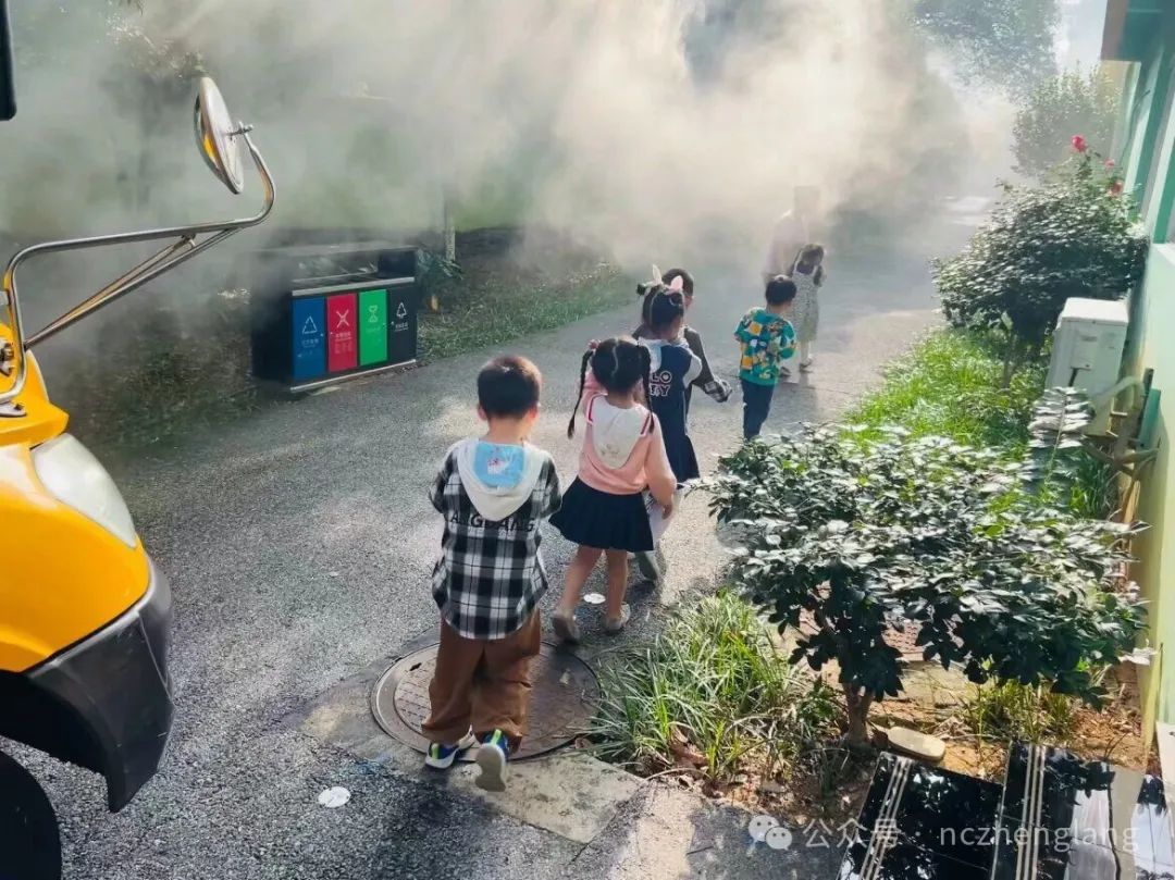 【安全乘校車,平安伴我行】新建區(qū)正朗幼兒園2024年秋季校車演練 圖片