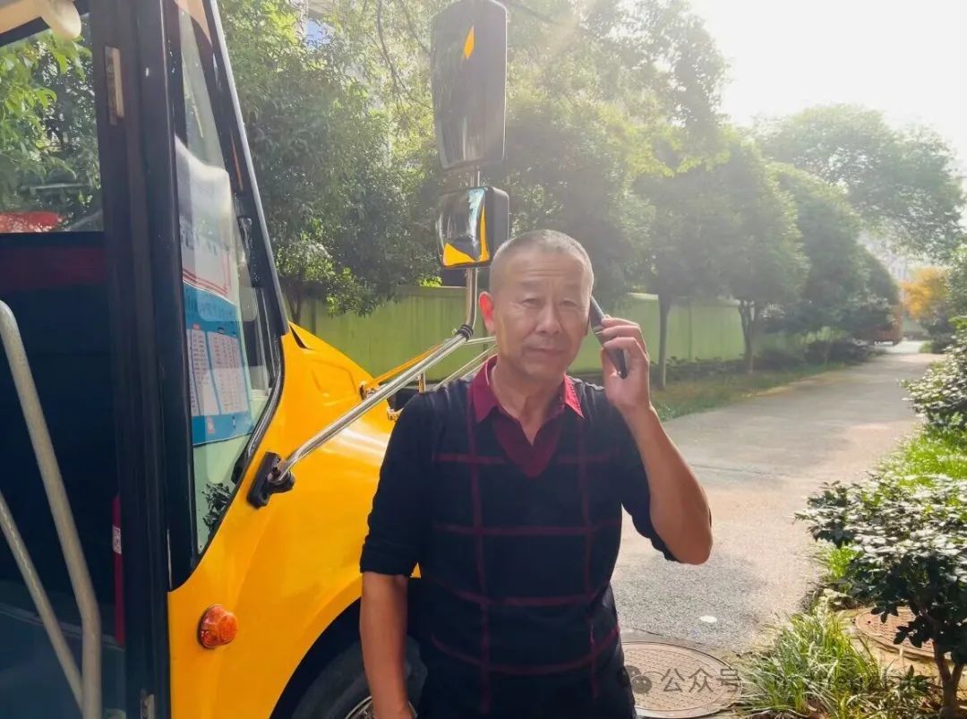 【安全乘校車,平安伴我行】新建區(qū)正朗幼兒園2024年秋季校車演練 圖片