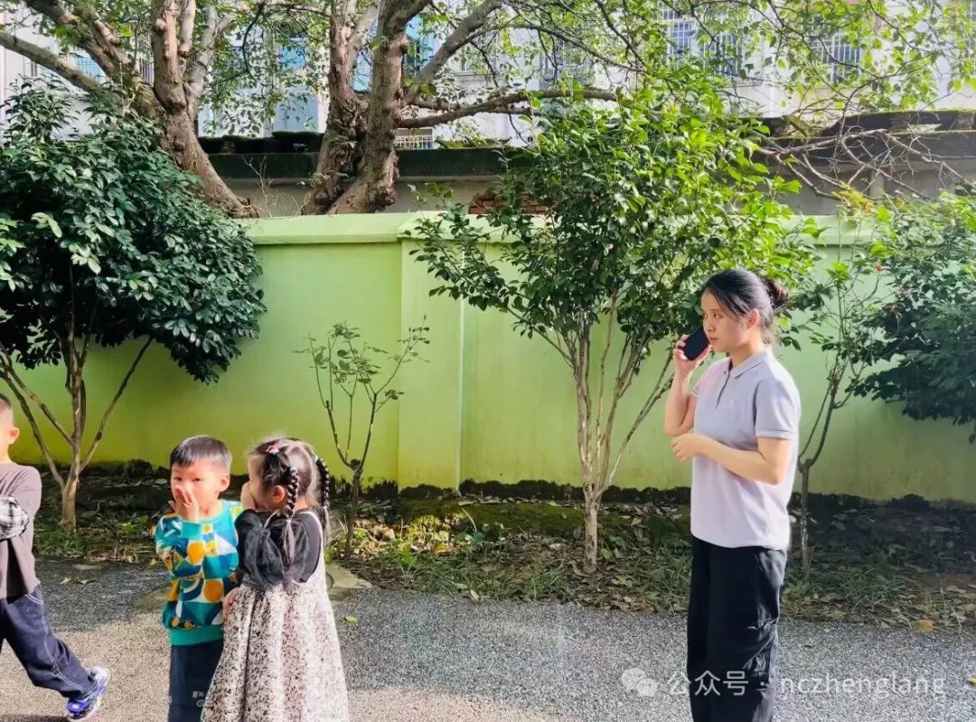 【安全乘校車,平安伴我行】新建區(qū)正朗幼兒園2024年秋季校車演練 圖片