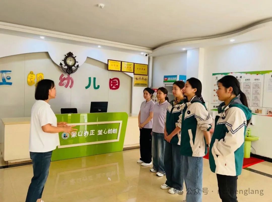 【安全乘校車,平安伴我行】新建區(qū)正朗幼兒園2024年秋季校車演練 圖片