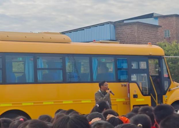 百加小學交通安全教育暨校車安全應急演練活動/ 百加小學交通安全教育暨校車安全應急演練活動