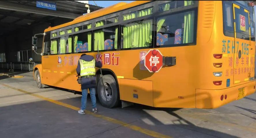 【陽光之路】校車年檢進行時 筑牢學生出行安全防線 圖片