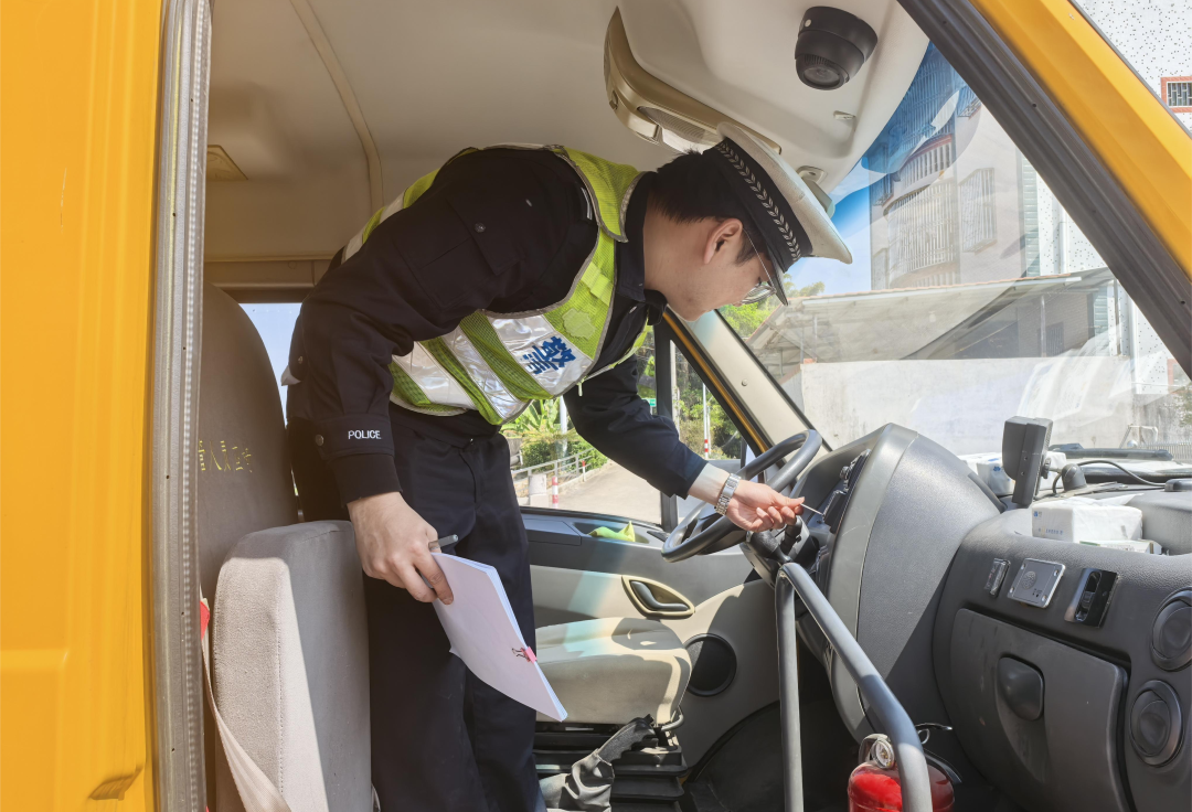 強化校車聯合檢查,為學生安全出行保駕護航 強化校車聯合檢查,為學生安全出行保駕護航
