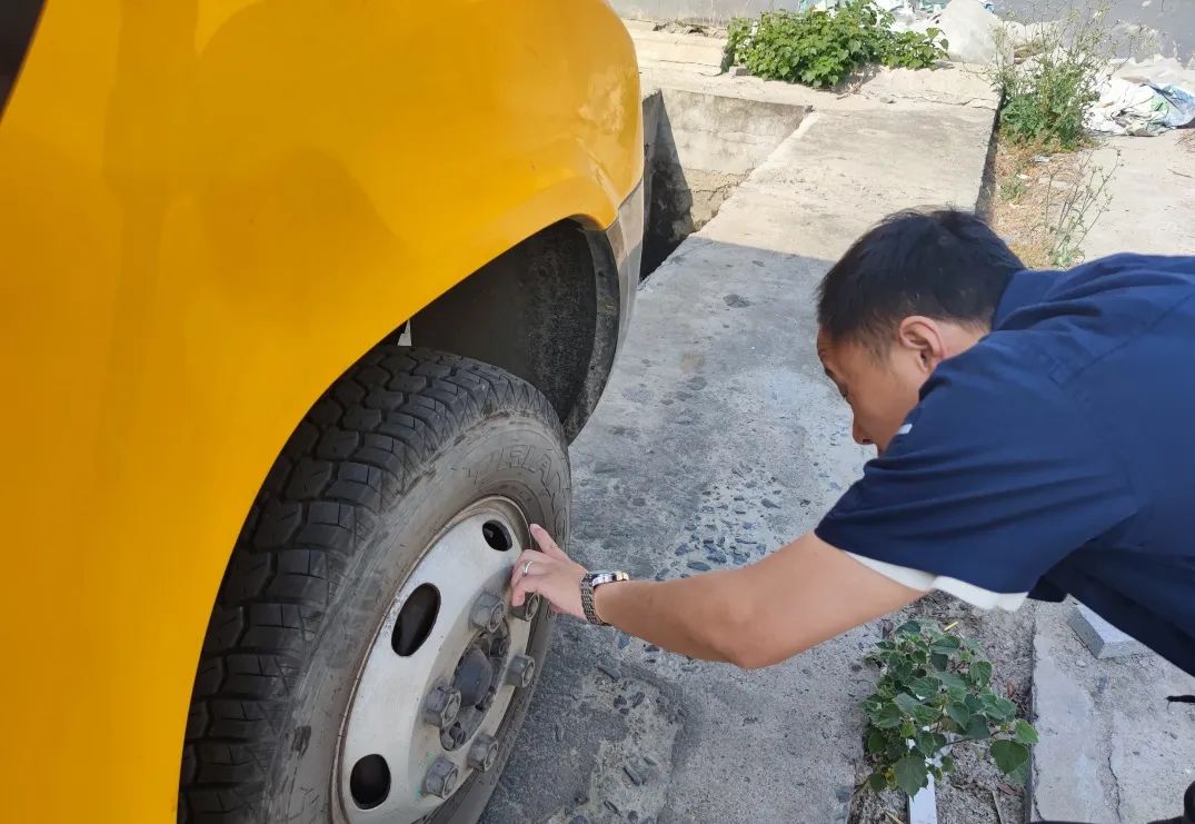 擰緊校車“安全閥”——校車公司多措并舉保障出行安全 圖片