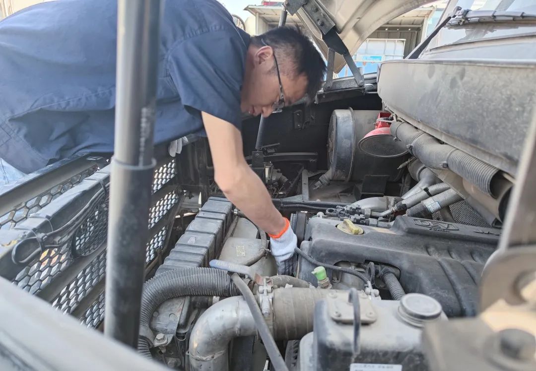 擰緊校車“安全閥”——校車公司多措并舉保障出行安全 圖片