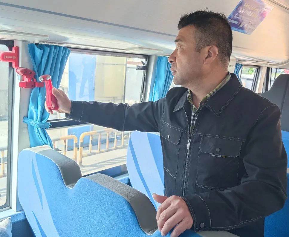 擰緊校車“安全閥”——校車公司多措并舉保障出行安全 圖片