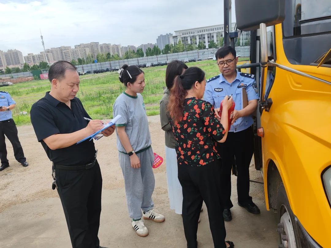 交通秩序暢通服務(wù)大提升夏季行動丨學(xué)生放暑假 交通安全不放假 交通秩序暢通服務(wù)大提升夏季行動丨學(xué)生放暑假 交通安全不放假