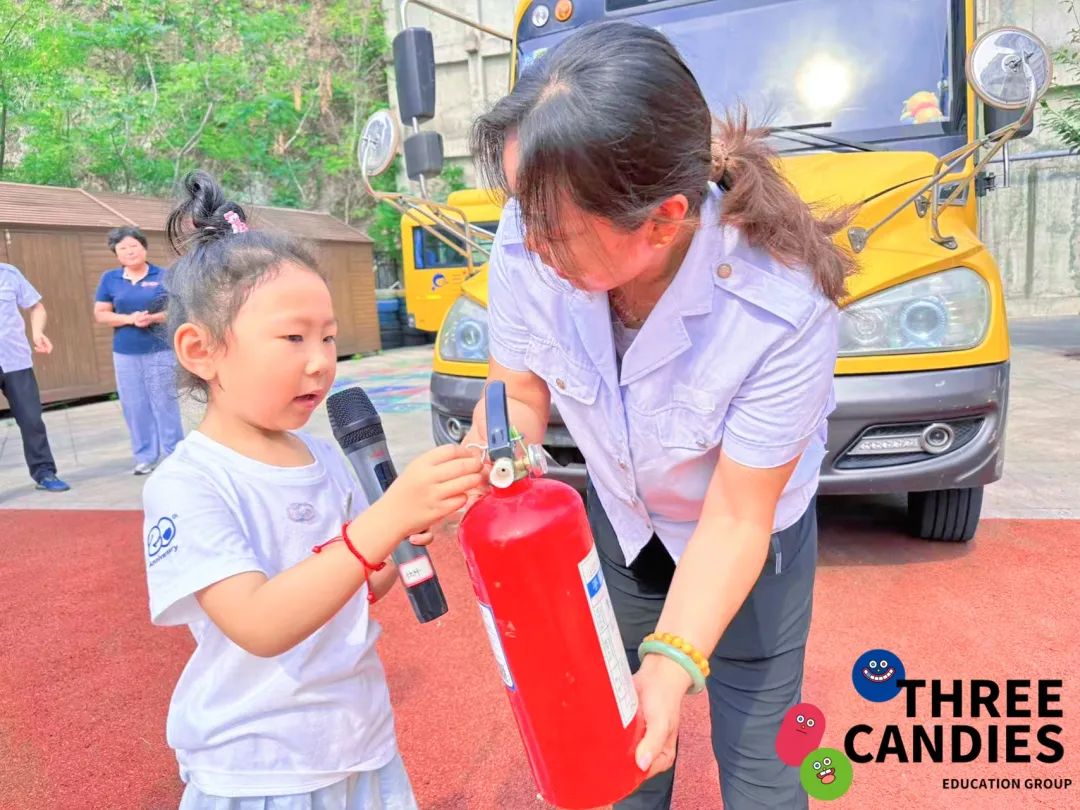 【校園安全】安全乘校車，平安伴我行——三顆糖御景新苑幼兒園校車安全應急演練