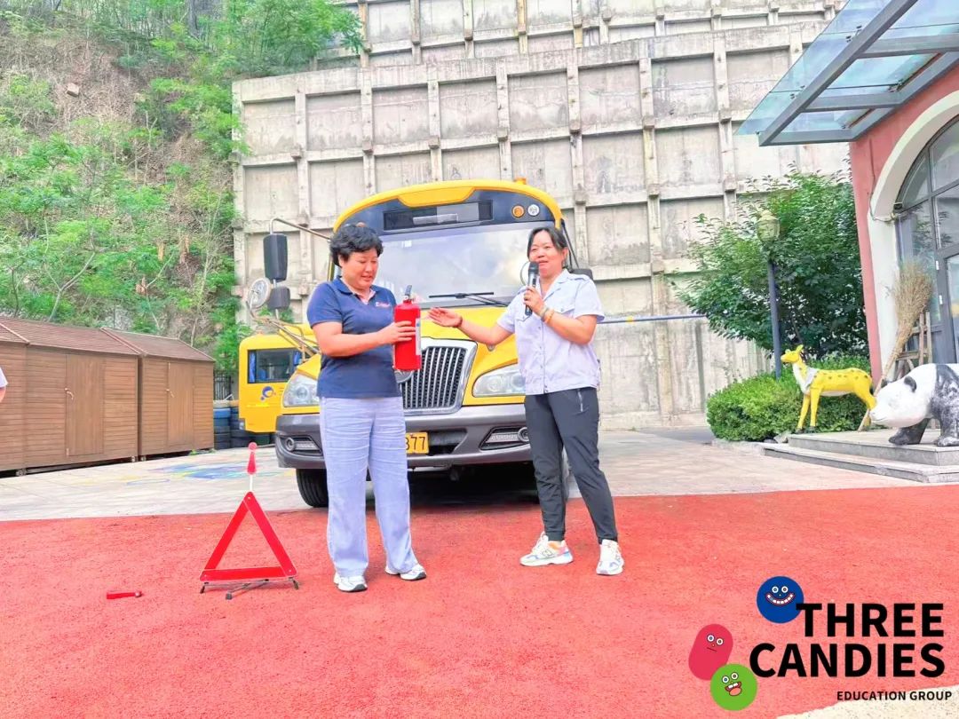 【校園安全】安全乘校車，平安伴我行——三顆糖御景新苑幼兒園校車安全應急演練