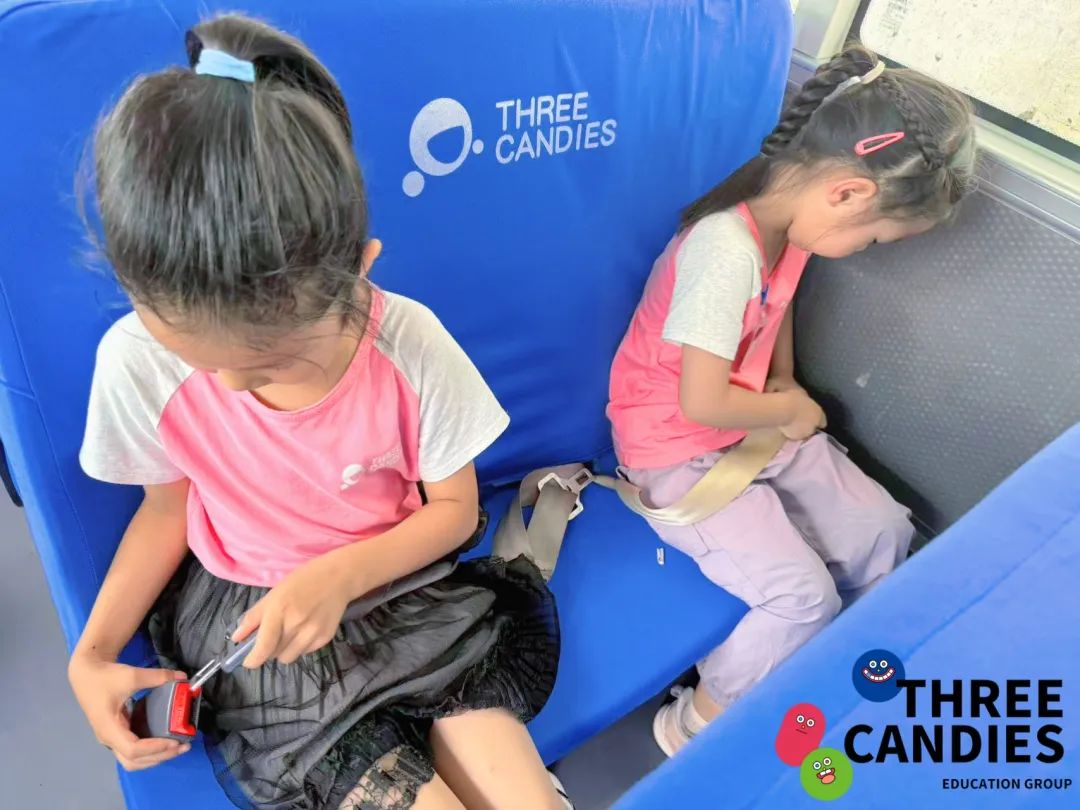 【校園安全】安全乘校車，平安伴我行——三顆糖御景新苑幼兒園校車安全應急演練