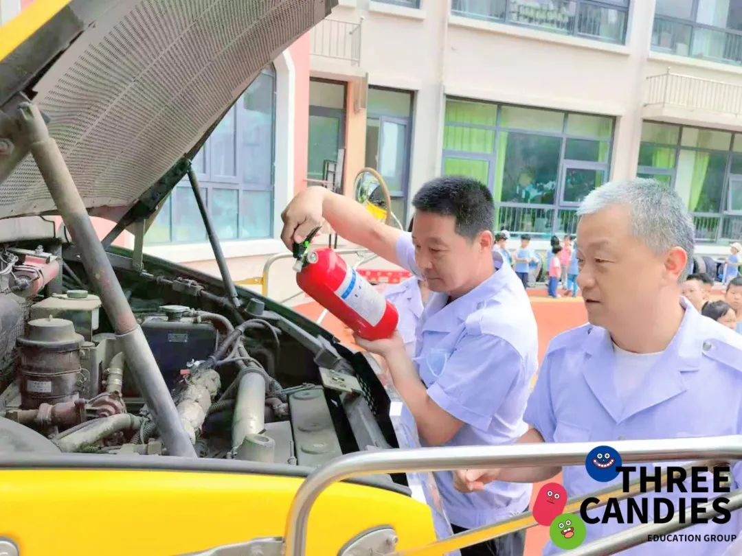 【校園安全】安全乘校車，平安伴我行——三顆糖御景新苑幼兒園校車安全應急演練