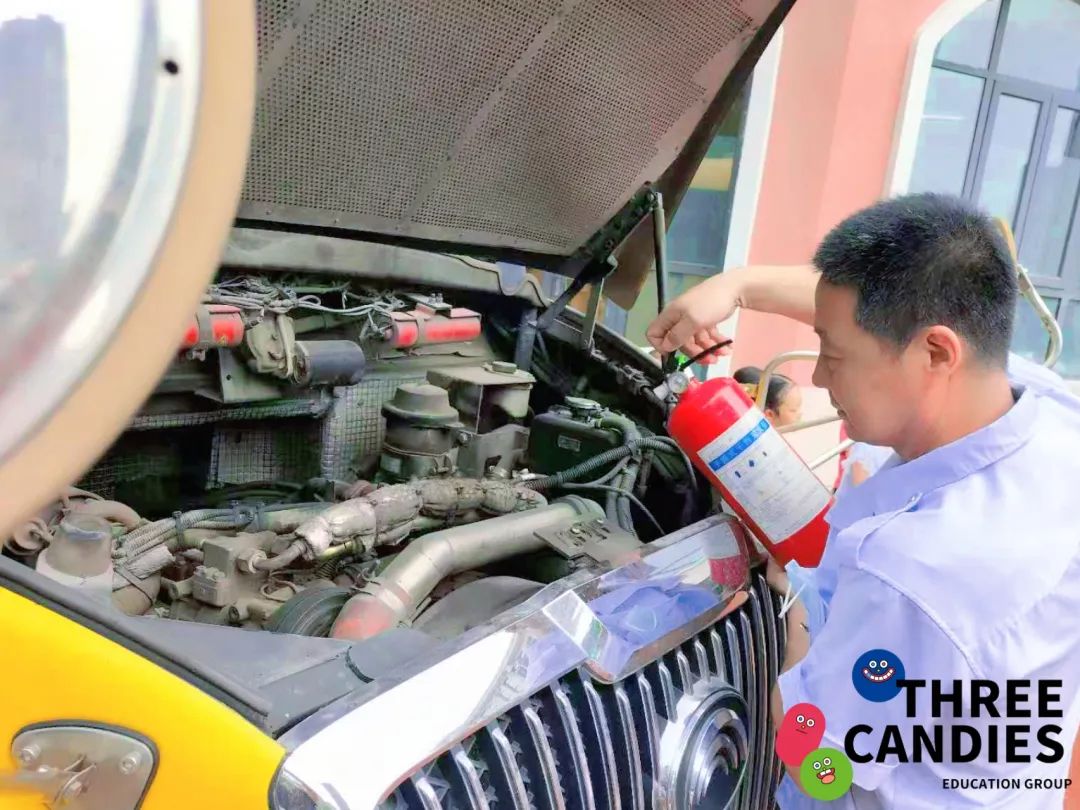 【校園安全】安全乘校車，平安伴我行——三顆糖御景新苑幼兒園校車安全應急演練