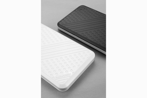 趕超美國(guó)校車(chē)！Newsmy磐石移動(dòng)硬盤(pán)抗震那點(diǎn)事 