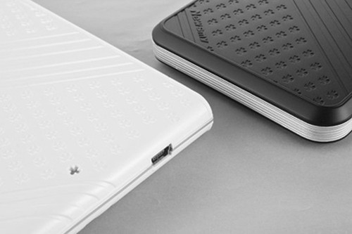 趕超美國(guó)校車(chē)！Newsmy磐石移動(dòng)硬盤(pán)抗震那點(diǎn)事 