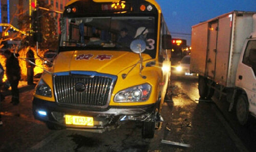 當轎車撞上校車 宇通校車用安全回饋國民信任