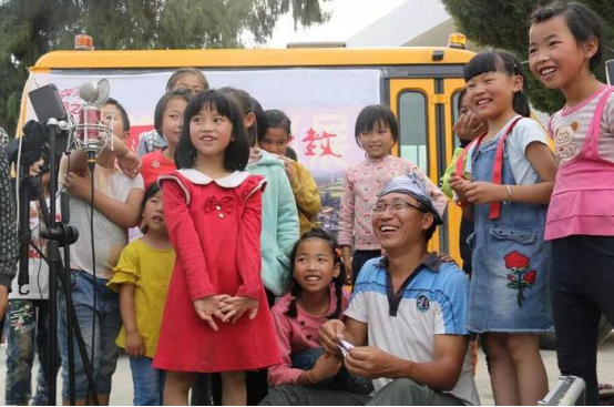 五菱校車助力發(fā)現(xiàn)之旅第六季走近百城幼教