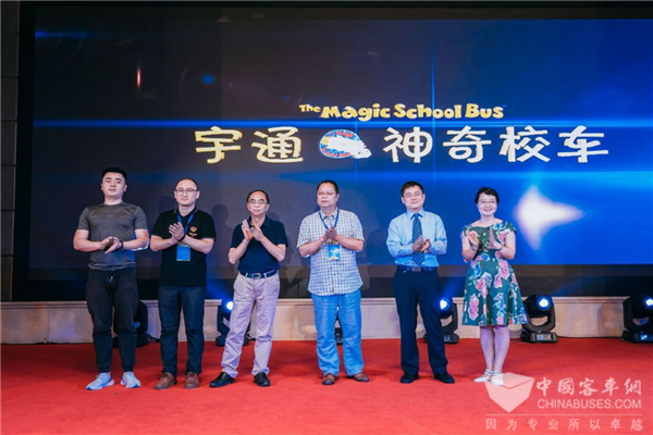 2018中國校車行業(yè)高峰論壇向行業(yè)傳遞了哪些信息? 2018中國校車行業(yè)高峰論壇向行業(yè)傳遞了哪些信息?