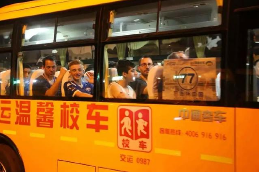 大市場、大訂單助中通校車業(yè)務(wù)逆勢上揚 大市場、大訂單助中通校車業(yè)務(wù)逆勢上揚