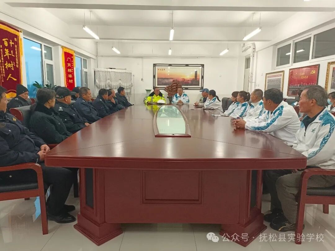 筑牢校車安全線，護航學子暖冬行