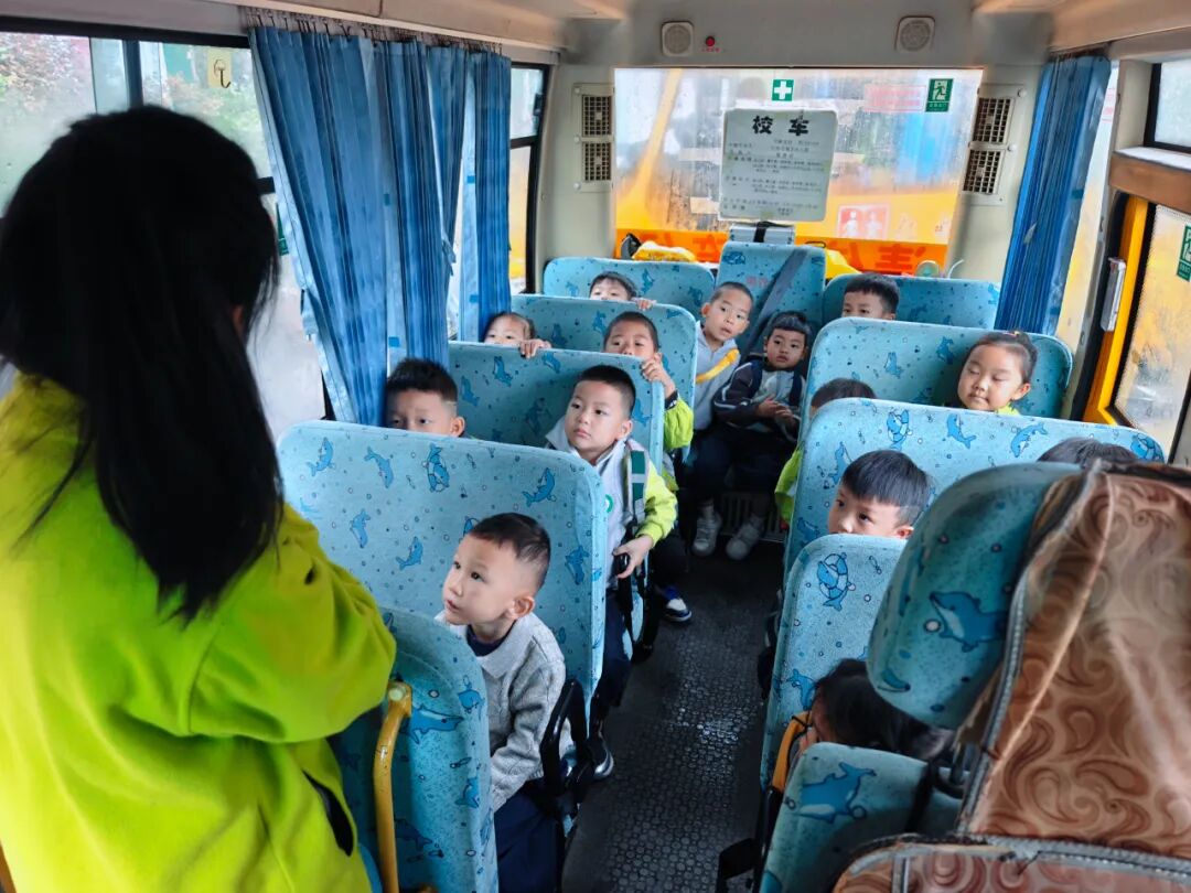 【校車安全】安全“童”行--仁懷市城北幼兒園開展校車消防安全演練活動 【校車安全】安全“童”行--仁懷市城北幼兒園開展校車消防安全演練活動