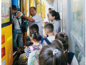 專業校車如何提升運營效率?——“錯時共用”的校車模式 專業校車如何提升運營效率?——“錯時共用”的校車模式