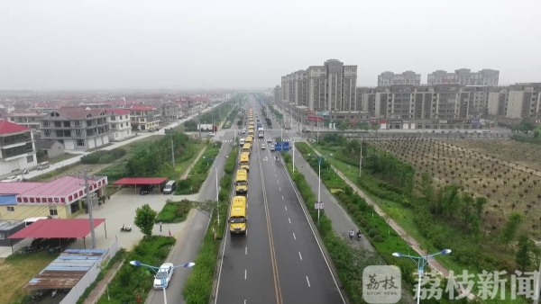 確保學(xué)生安全出行 贛榆打造“零補(bǔ)貼”校車(chē)模式 確保學(xué)生安全出行 贛榆打造“零補(bǔ)貼”校車(chē)模式