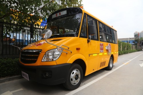 海格客車與閻良合力打造校車運營典范/ \