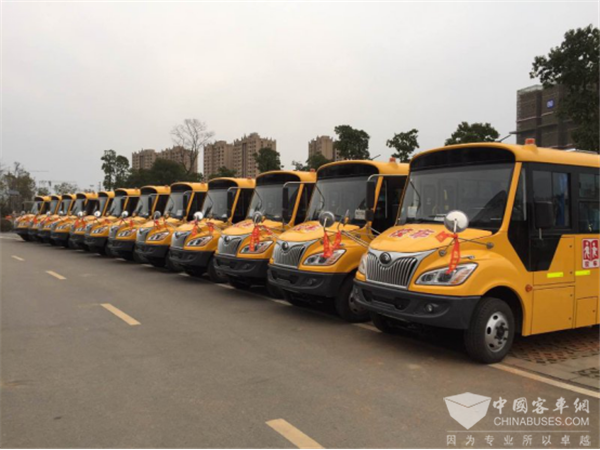 湖南省長沙市“雷鋒校車”模式解析 湖南省長沙市“雷鋒校車”模式解析