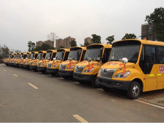 高品質(zhì)校車織錦 規(guī)范化管理添花——“雷鋒校車”模式解析 高品質(zhì)校車織錦 規(guī)范化管理添花——“雷鋒校車”模式解析