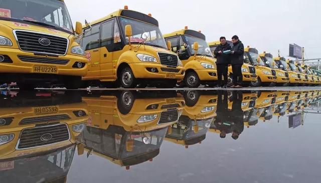 教育部發(fā)布校車安全風(fēng)險預(yù)警 加強(qiáng)校車安全管理引各方關(guān)注 教育部發(fā)布校車安全風(fēng)險預(yù)警 加強(qiáng)校車安全管理引各方關(guān)注